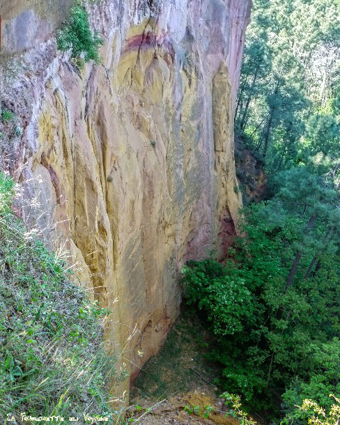 Sur le Sentier des Ocres 12