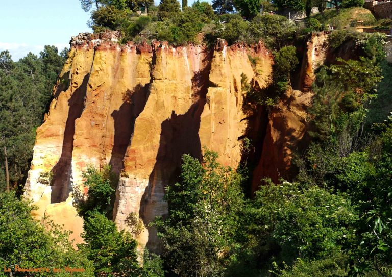 Sur le Sentier des Ocres 2