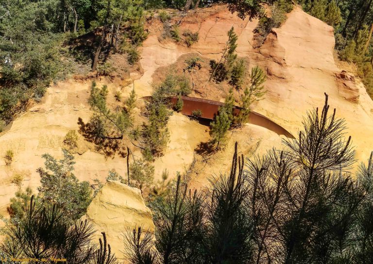 Sur le  Sentier des Ocres 9