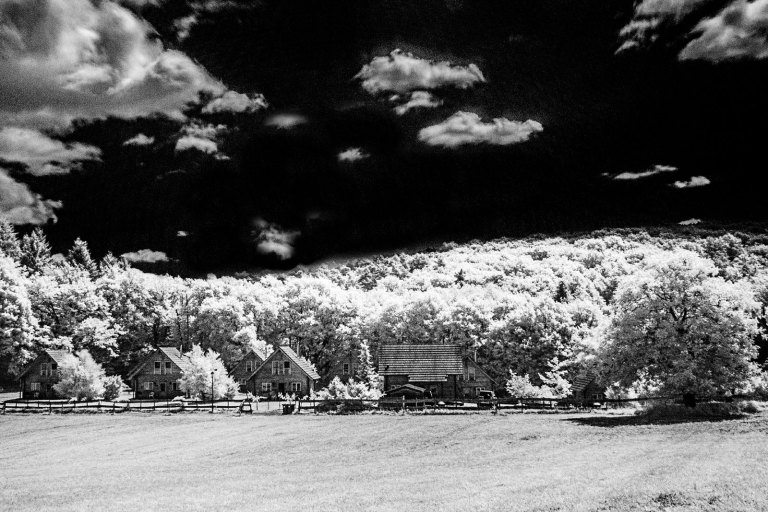 Chalets-Soulzmatt--1-Alsace-Infrarouge-NB-w