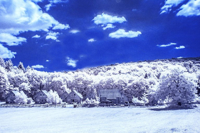 Chalets--Soulzmatt-Alsace-1-Infrarouge-w